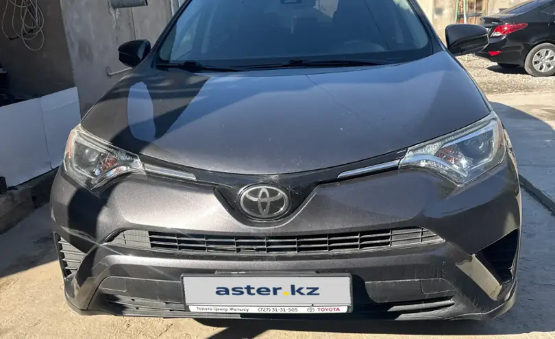 Toyota RAV4 2017 года за 10 800 000 тг. в Шымкент