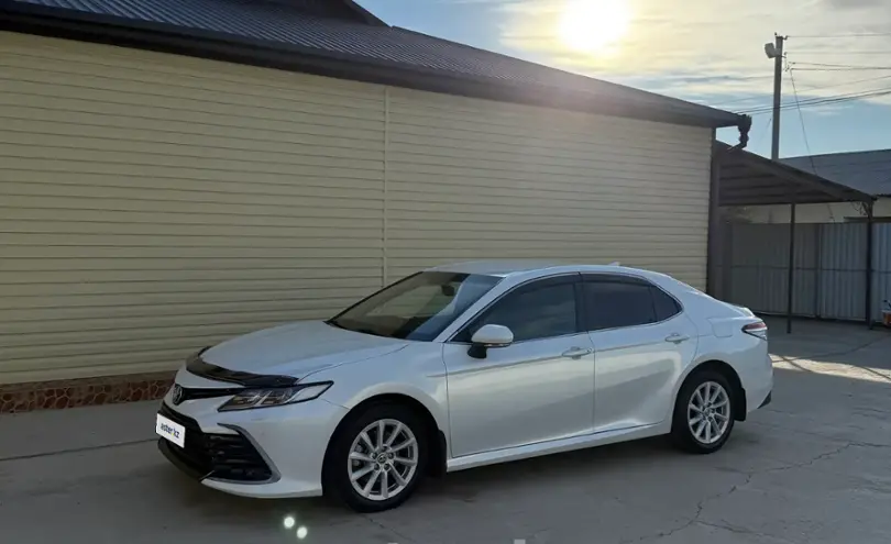 Toyota Camry 2021 года за 14 000 000 тг. в Атырауская область