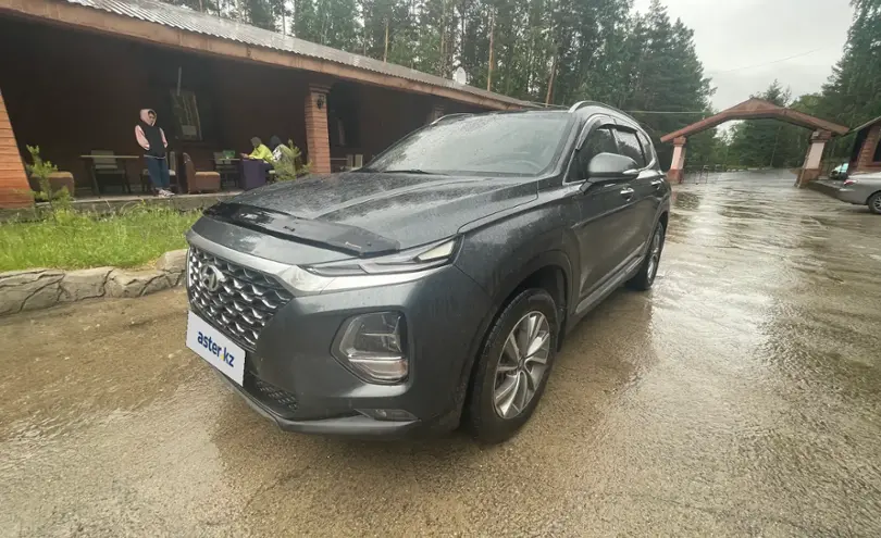 Hyundai Santa Fe 2019 года за 13 000 000 тг. в Астана