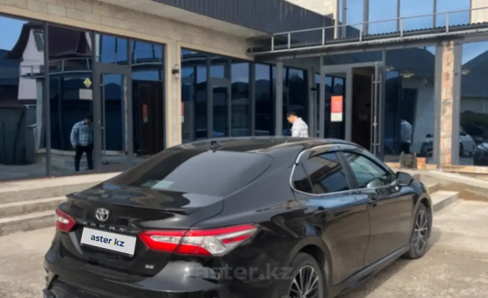 Toyota Camry 2019 года за 13 200 000 тг. в Шымкент