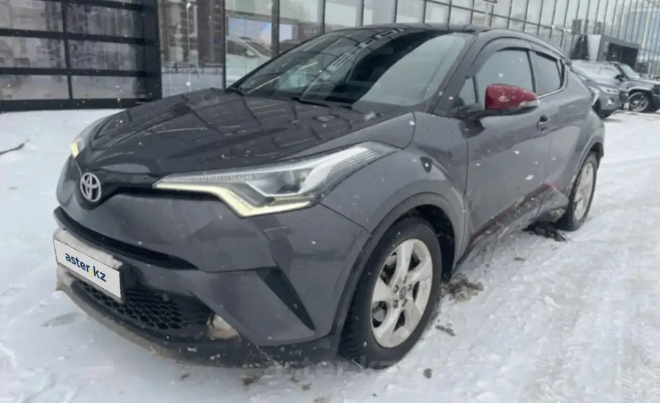 Toyota C-HR 2018 года за 9 000 000 тг. в Астана фото 1