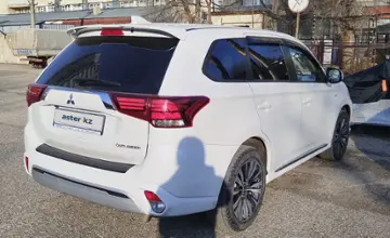 Mitsubishi Outlander 2022 года за 10 000 000 тг. в Актюбинская область фото 2