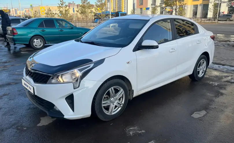 Kia Rio 2021 года за 7 200 000 тг. в Астана