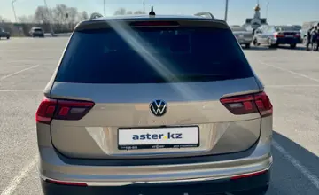 Volkswagen Tiguan 2021 года за 11 000 000 тг. в Караганда фото 4
