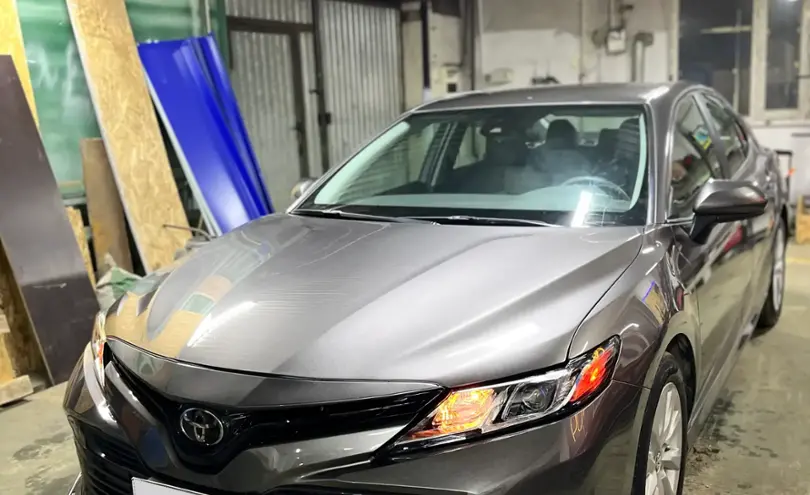 Toyota Camry 2019 года за 9 500 000 тг. в Актобе