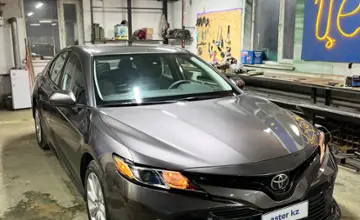 Toyota Camry 2019 года за 9 500 000 тг. в Актобе фото 3