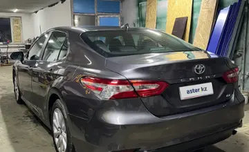 Toyota Camry 2019 года за 9 500 000 тг. в Актобе