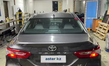 Toyota Camry 2019 года за 9 500 000 тг. в Актобе фото 4