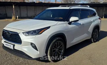 Toyota Highlander 2022 года за 34 500 000 тг. в Караганда фото 1