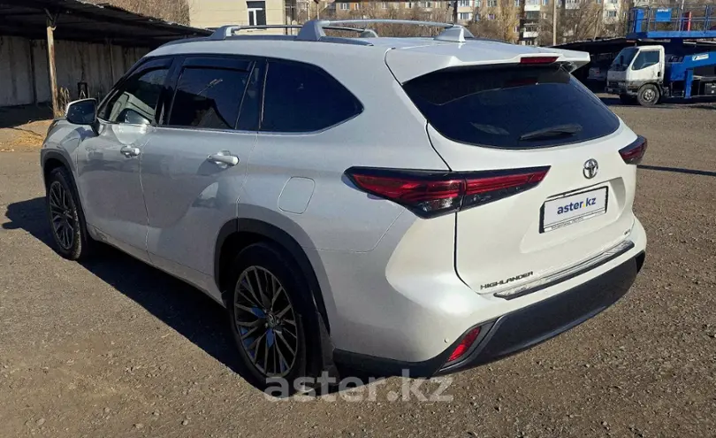 Toyota Highlander 2022 года за 34 500 000 тг. в Караганда