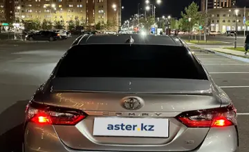 Toyota Camry 2021 года за 13 900 000 тг. в Астана