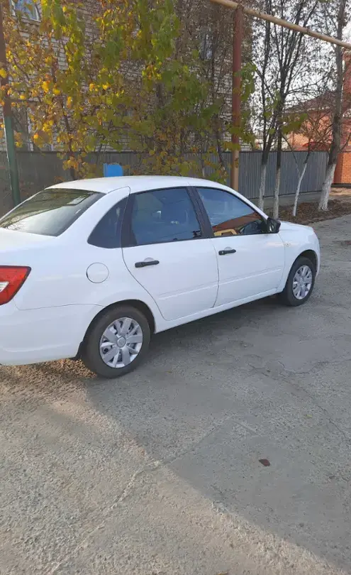 LADA (ВАЗ) Granta 2020 года за 3 200 000 тг. в Атырау фото 3