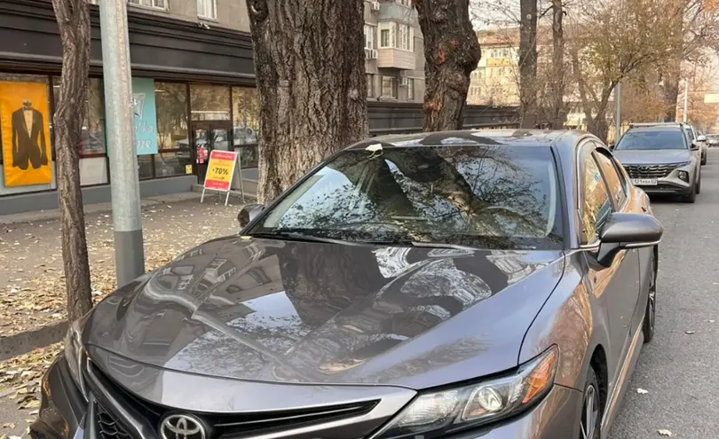 Toyota Camry 2021 года за 14 000 000 тг. в Алматы
