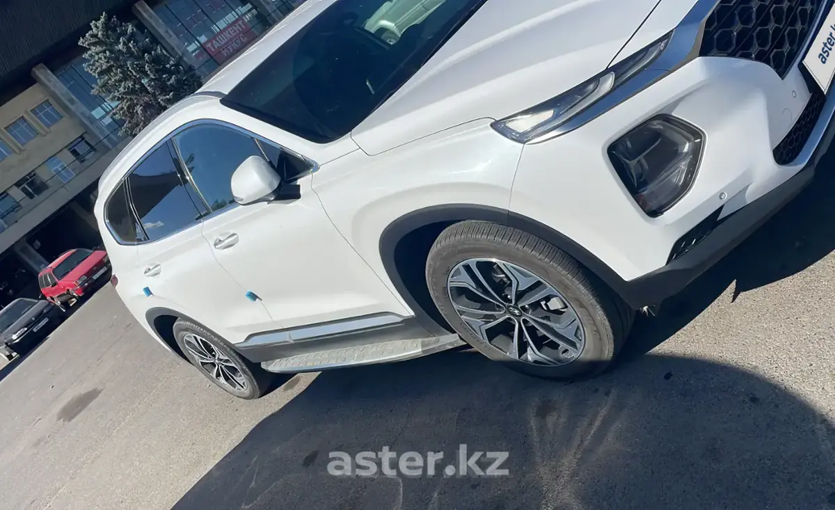 Hyundai Santa Fe 2018 года за 11 000 000 тг. в Алматы фото 2