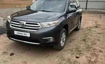 Toyota Highlander 2013 года за 12 000 000 тг. в Караганда фото 2