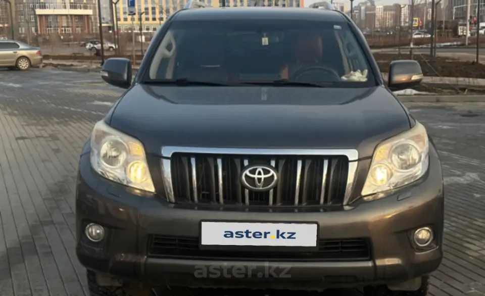 Toyota Land Cruiser Prado 2013 года за 15 990 000 тг. в Астана фото 2