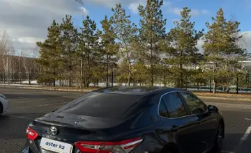Toyota Camry 2018 года за 11 000 000 тг. в Астана