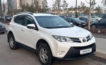 Toyota RAV4 2015 года за 10 500 000 тг. в Астана фото 3
