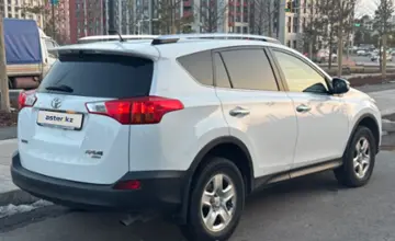 Toyota RAV4 2015 года за 10 500 000 тг. в Астана
