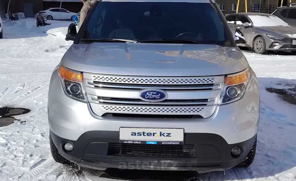 Ford Explorer 2013 года за 10 000 000 тг. в Астана фото 2