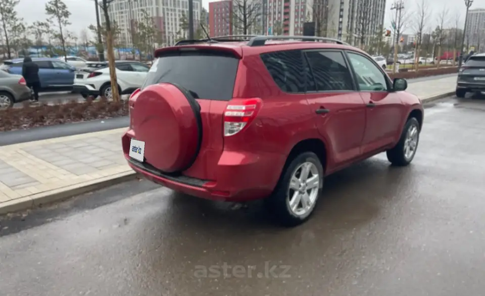 Toyota RAV4 2012 года за 8 500 000 тг. в Астана