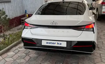 Hyundai Elantra 2023 года за 8 200 000 тг. в Алматы фото 3