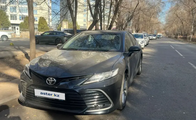 Toyota Camry 2023 года за 15 500 000 тг. в Алматы