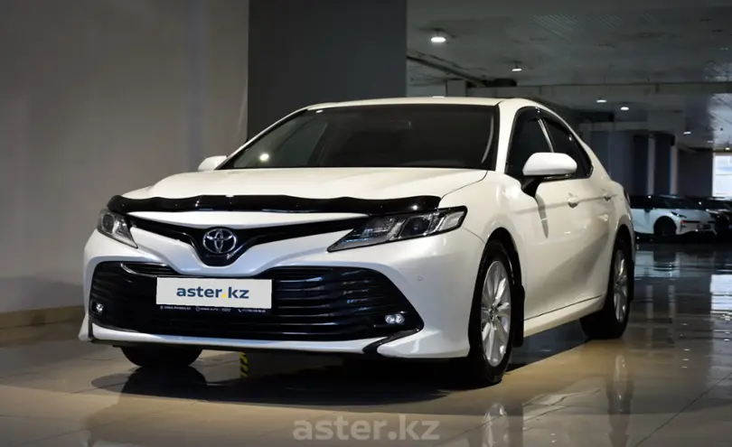 Toyota Camry 2019 года за 12 490 000 тг. в Алматы