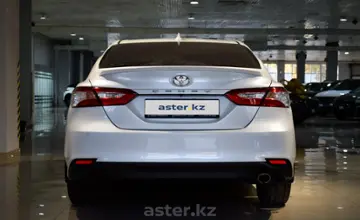 Toyota Camry 2019 года за 12 490 000 тг. в Алматы