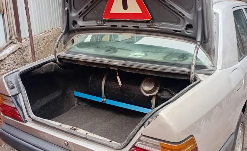 Mercedes-Benz W124 1988 года за 600 000 тг. в Шымкент фото 3