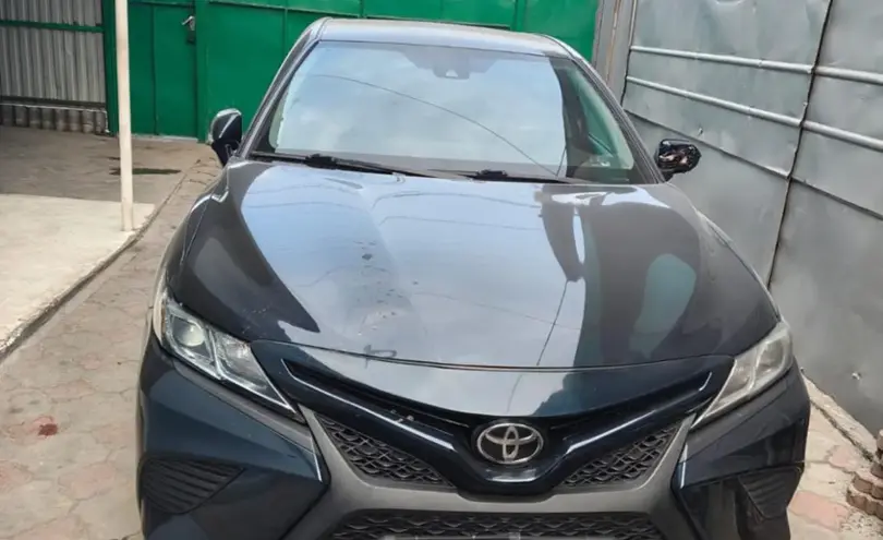 Toyota Camry 2020 года за 13 000 000 тг. в Алматы