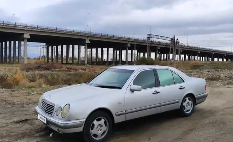 Mercedes-Benz E-Класс 1997 года за 2 600 000 тг. в Жамбылская область