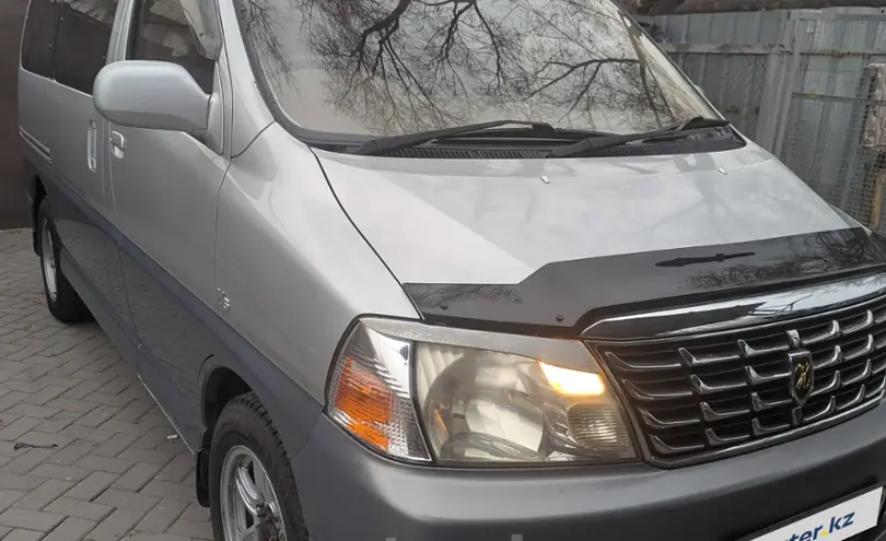 Toyota Granvia 2002 года за 8 600 000 тг. в Алматы