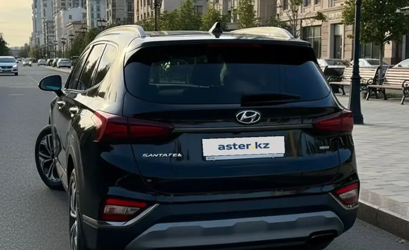 Hyundai Santa Fe 2019 года за 13 500 000 тг. в Уральск фото 4