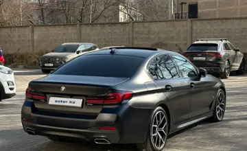 BMW 5 серии 2021 года за 23 000 000 тг. в Алматы фото 2
