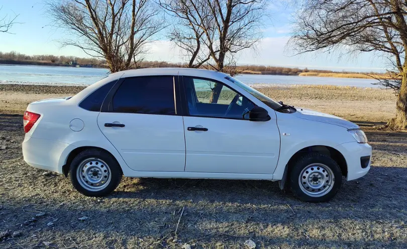 LADA (ВАЗ) Granta 2018 года за 3 500 000 тг. в Атырауская область фото 2