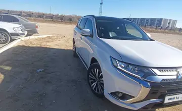 Mitsubishi Outlander 2022 года за 10 300 000 тг. в Караганда фото 3