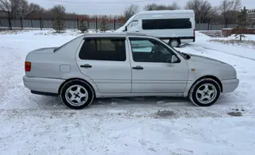 Volkswagen Vento 1992 года за 1 450 000 тг. в Караганда фото 4