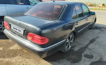 Mercedes-Benz E-Класс 1997 года за 1 400 000 тг. в Астана фото 2