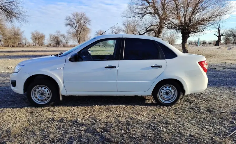 LADA (ВАЗ) Granta 2018 года за 3 500 000 тг. в Атырауская область фото 4