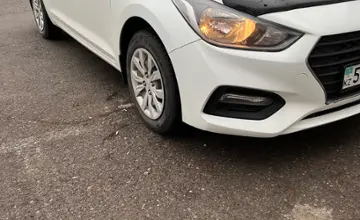 Hyundai Accent 2017 года за 6 850 000 тг. в Шымкент фото 2