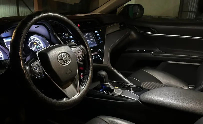Toyota Camry 2020 года за 12 000 000 тг. в Алматы фото 4