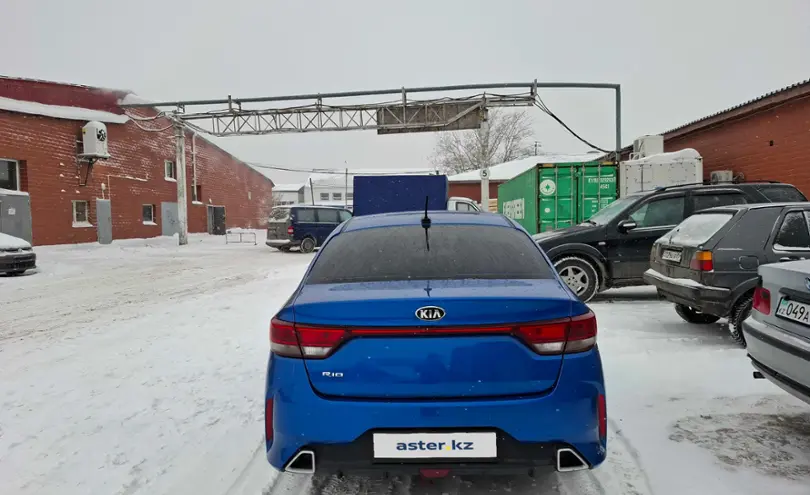 Kia Rio 2021 года за 7 000 000 тг. в Астана