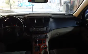 Toyota Highlander 2008 года за 9 000 000 тг. в Алматы