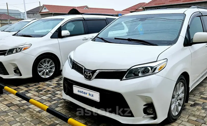 Toyota Sienna 2015 года за 17 870 000 тг. в Кызылординская область