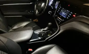 Toyota Camry 2020 года за 13 000 000 тг. в Алматы