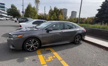 Toyota Camry 2020 года за 11 800 000 тг. в Астана