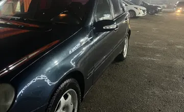 Mercedes-Benz C-Класс 2002 года за 2 800 000 тг. в Алматы фото 1