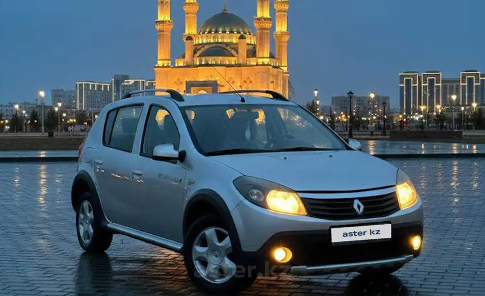 Renault Sandero 2014 года за 3 290 000 тг. в Атырауская область фото 2