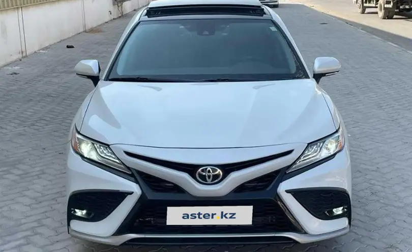 Toyota Camry 2019 года за 13 200 000 тг. в Астана